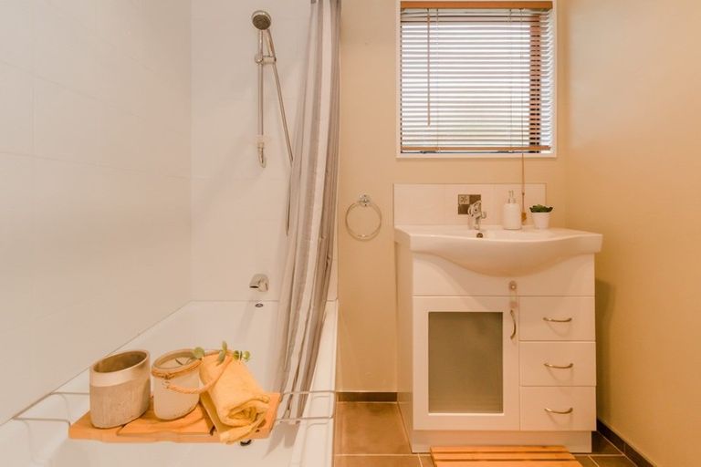 Photo of property in 33 Campbell Avenue, Paraparaumu, 5032