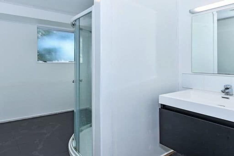 Photo of property in 2/14 Trimdon Street, Randwick Park, Auckland, 2105