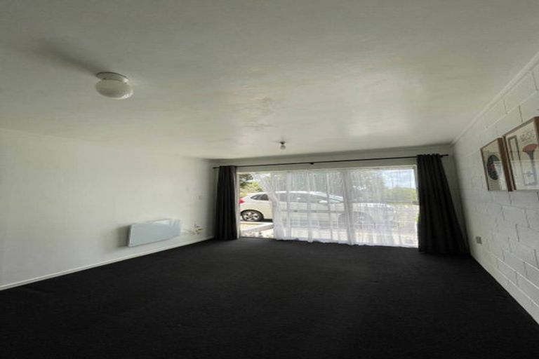 Photo of property in 3/19a Verbena Road, Birkdale, Auckland, 0626