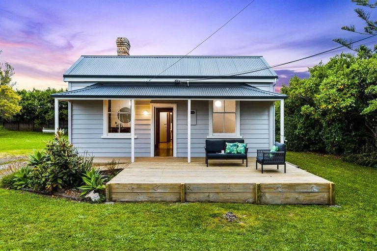 Photo of property in 4 Clarks Lane, Hobsonville, Auckland, 0618