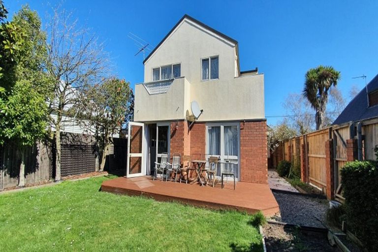 Photo of property in 74 Hamilton Avenue, Ilam, Christchurch, 8041