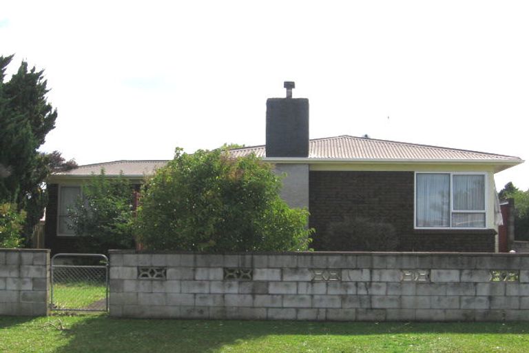 Photo of property in 12 Glen Norman Avenue, Henderson, Auckland, 0610