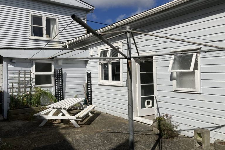 Photo of property in 27 Mckinley Crescent, Brooklyn, Wellington, 6021