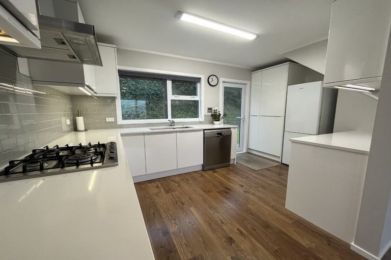 Photo of property in 125 Maungaraki Road, Korokoro, Lower Hutt, 5012