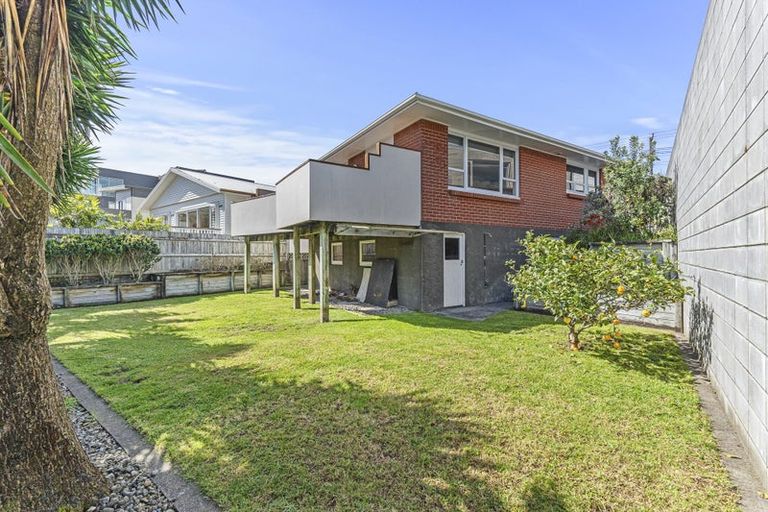 Photo of property in 15 Mclean Street, Strandon, New Plymouth, 4312