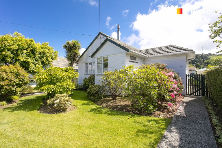 Photo of property in 38 Balmain Street, Halfway Bush, Dunedin, 9010