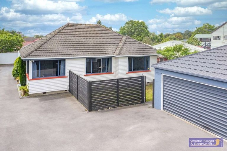 Photo of property in 110 Yaldhurst Road, Sockburn, Christchurch, 8042