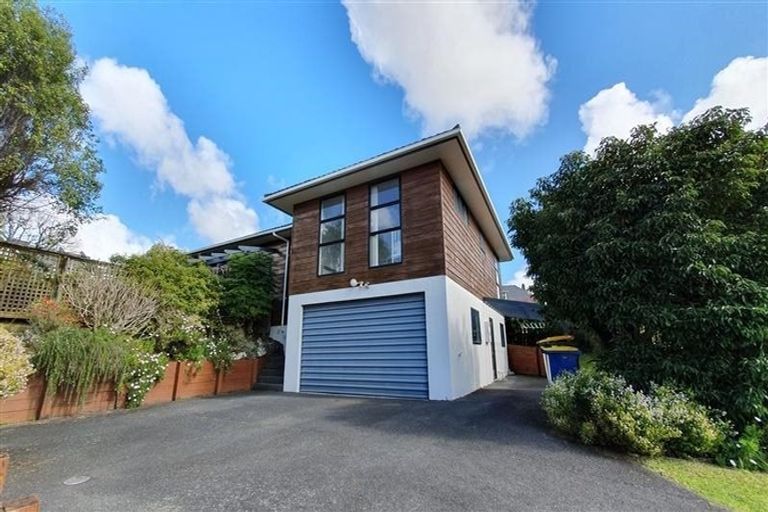 Photo of property in 12 Cherub Place, West Harbour, Auckland, 0618