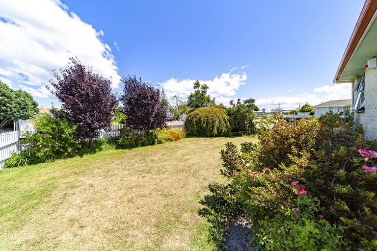 Photo of property in 15 Curling Crescent, Onekawa, Napier, 4110