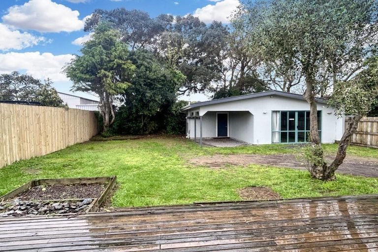 Photo of property in 73 Martin Road, Paraparaumu Beach, Paraparaumu, 5032