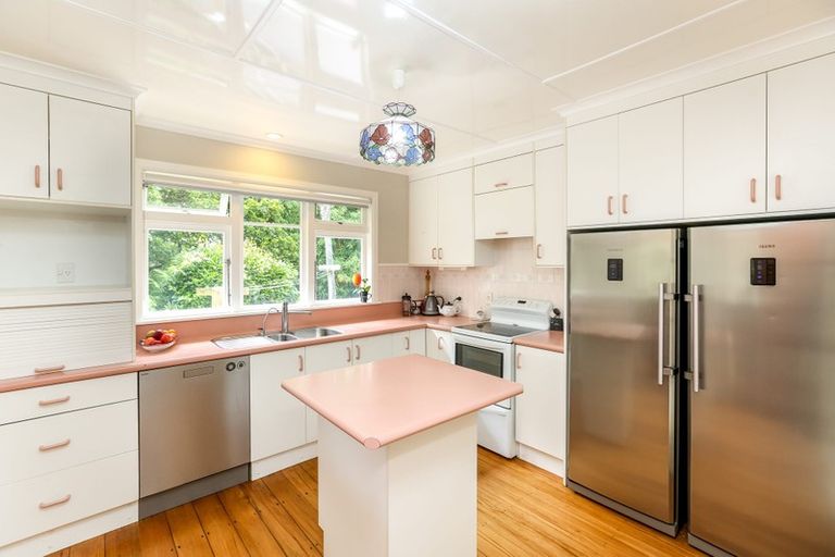 Photo of property in 17 Doralto Road, Frankleigh Park, New Plymouth, 4310