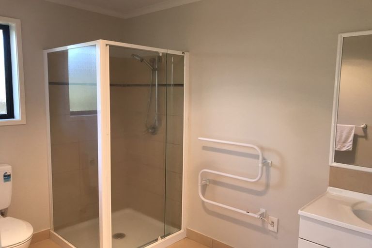 Photo of property in 248a Wairau Road, Glenfield, Auckland, 0627