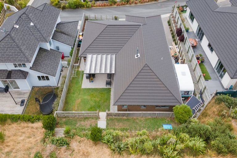 Photo of property in 21 Bickerton Rise, Churton Park, Wellington, 6037