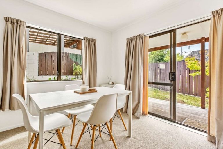 Photo of property in 3/68 View Road, Henderson, Auckland, 0612