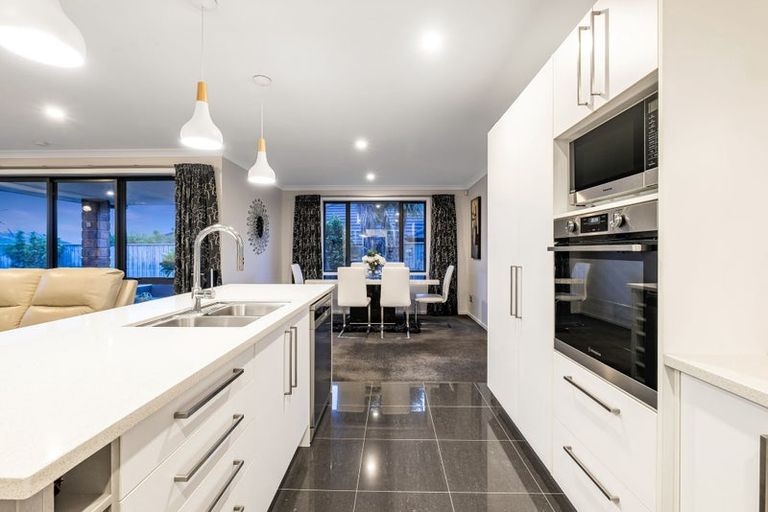 Photo of property in 73 Aotea Drive, Aotea, Porirua, 5024