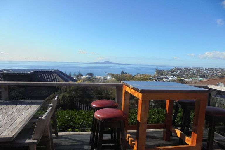 Photo of property in 1/1 Carlisle Road, Torbay, Auckland, 0630