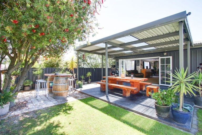 Photo of property in 69 Puketapu Road, Taradale, Napier, 4112