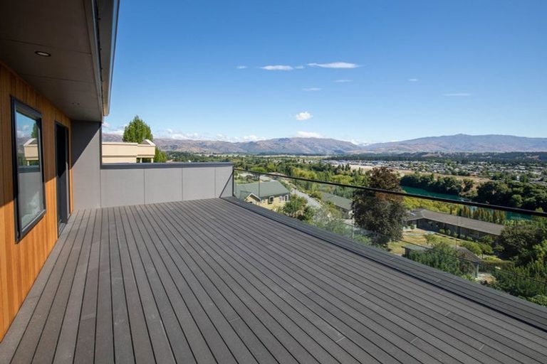 Photo of property in 10 Hawkdun Place, Bridge Hill, Alexandra, 9320