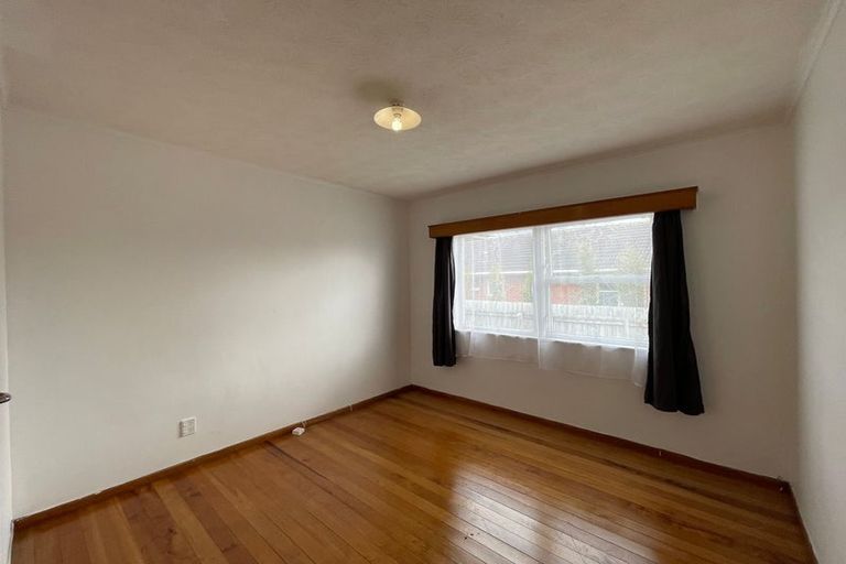 Photo of property in 8 Albert Road, Kelston, Auckland, 0602