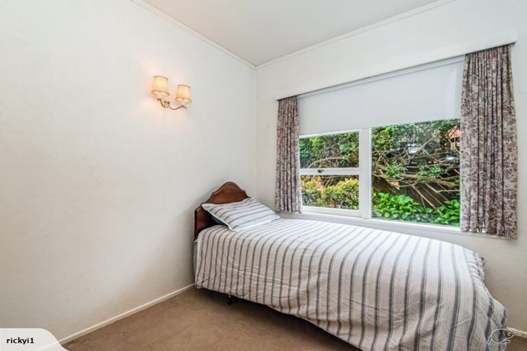 Photo of property in 9 Catalina Crescent, Forrest Hill, Auckland, 0620
