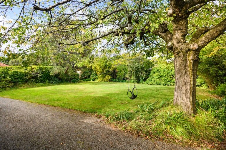 Photo of property in 19 Pahiatua Street, Hokowhitu, Palmerston North, 4410