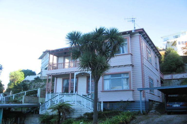 Photo of property in 18 Brewster Street, Bluff Hill, Napier, 4110