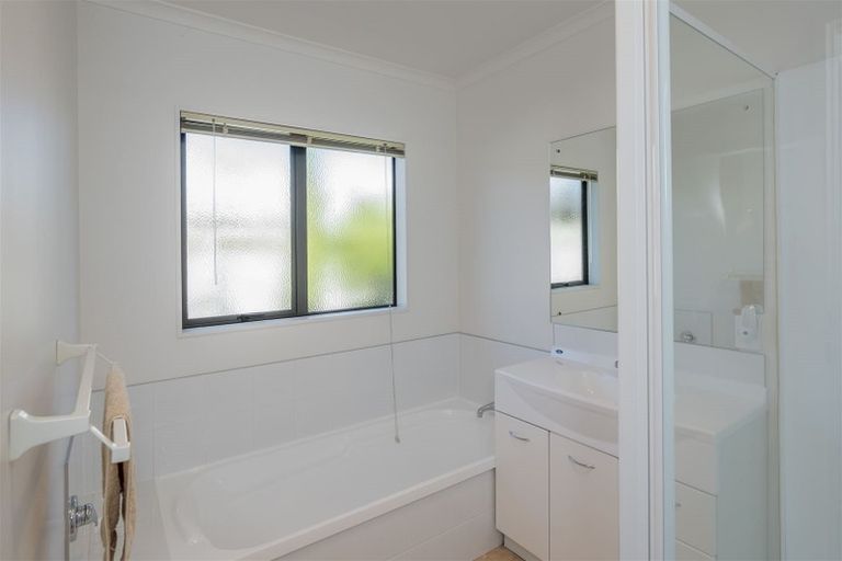 Photo of property in 2 Belle Maison Court, Levin, 5510