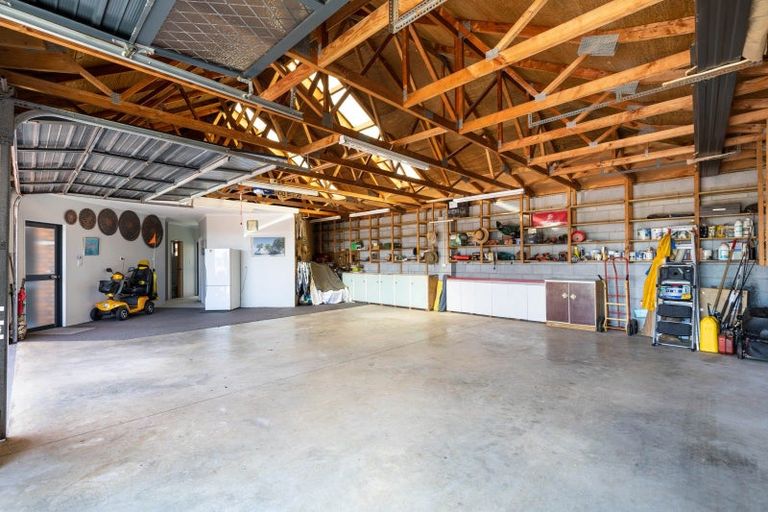 Photo of property in 81 Wallace Place, Westown, New Plymouth, 4310