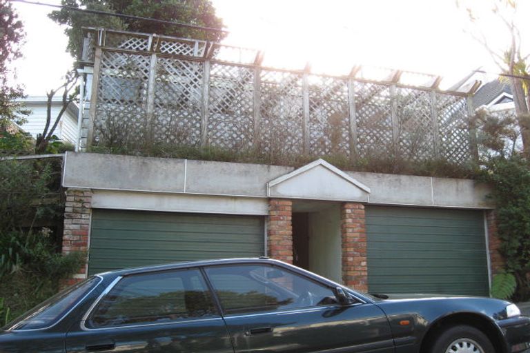 Photo of property in 34 Grove Road, Kelburn, Wellington, 6012