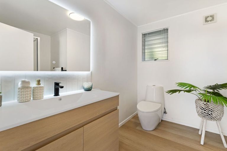 Photo of property in 5 Gallony Avenue, Massey, Auckland, 0614