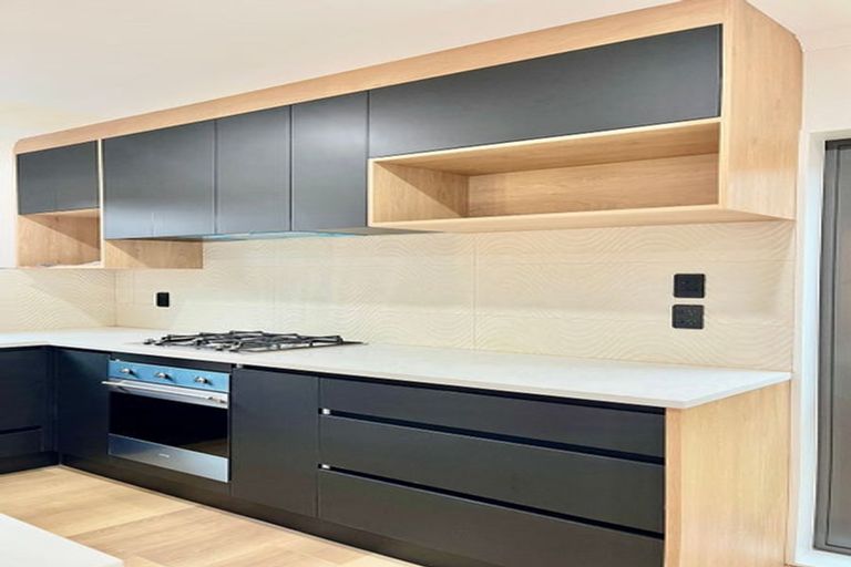 Photo of property in 8e Woburn Street, Mangere East, Auckland, 2024