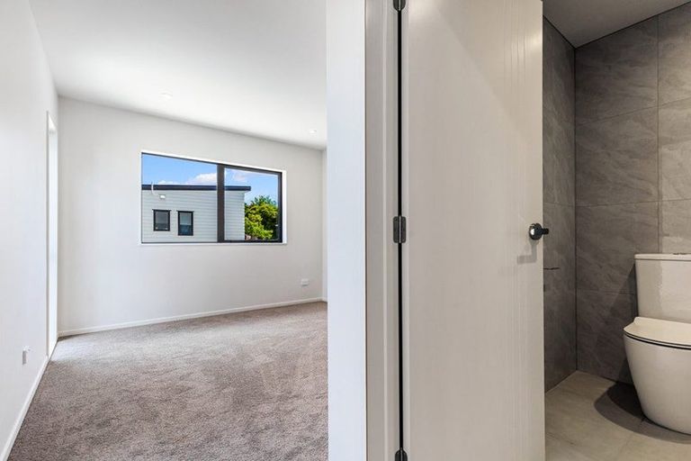 Photo of property in 1/22 Coniston Avenue, Te Atatu South, Auckland, 0610