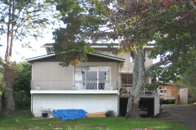 Photo of property in 37 Parrs Cross Road, Henderson, Auckland, 0612