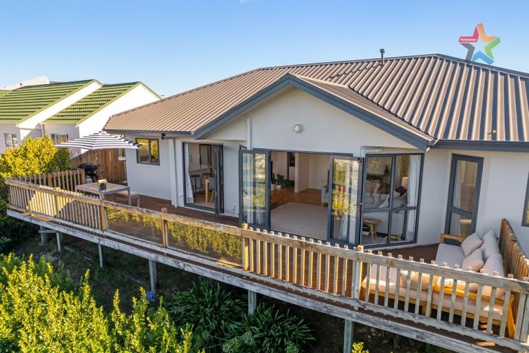 Photo of property in 87 Cypress Drive, Maungaraki, Lower Hutt, 5010