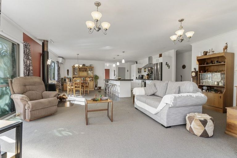 Photo of property in 13 Tararua Crescent, Carterton, 5713