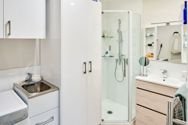 Photo of property in 8/238 Muritai Road, Eastbourne, Lower Hutt, 5013