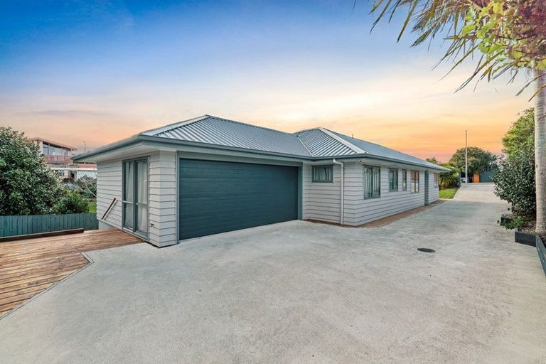 Photo of property in 20 Mcleod Road, Weymouth, Auckland, 2103