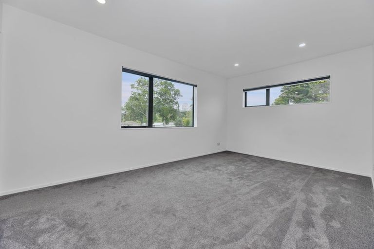Photo of property in 18b Riverpark Crescent, Henderson, Auckland, 0610