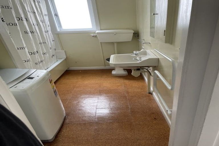 Photo of property in 10a Oriental Terrace, Mount Victoria, Wellington, 6011