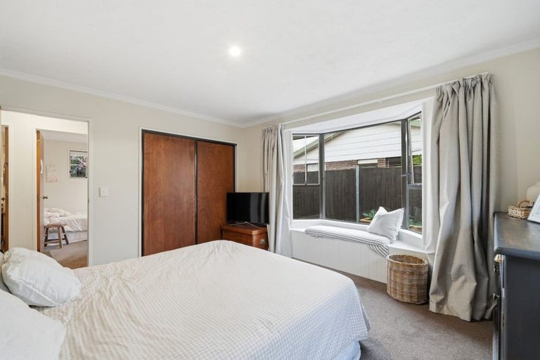Photo of property in 1/54 Aorangi Road, Bryndwr, Christchurch, 8053
