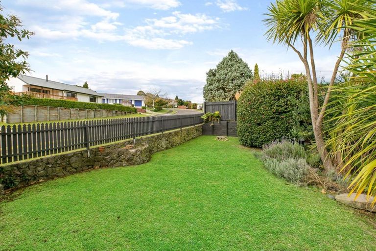 Photo of property in 50 Cumberland Crescent, Welcome Bay, Tauranga, 3112