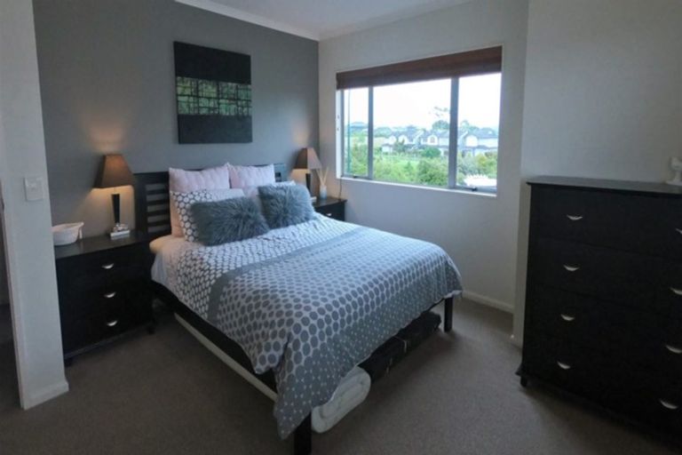 Photo of property in 23 Cambrian Crescent, Flat Bush, Auckland, 2016