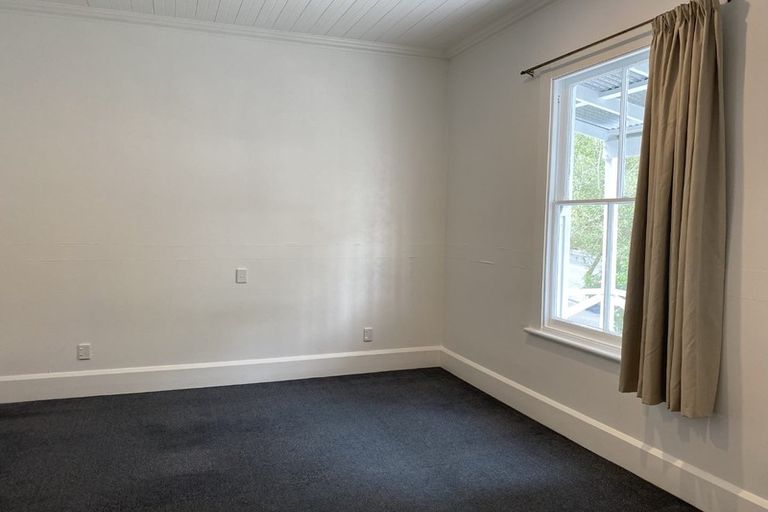 Photo of property in 165 Shakespeare Road, Bluff Hill, Napier, 4110