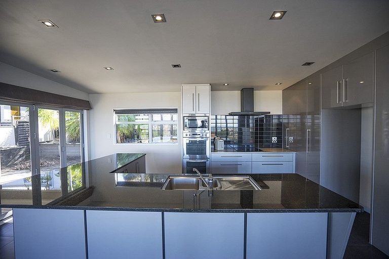 Photo of property in 3 Orewa Heights Crescent, Orewa, 0931