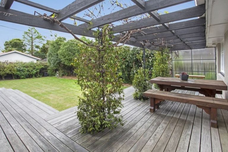 Photo of property in 1/38 Aorangi Road, Bryndwr, Christchurch, 8053