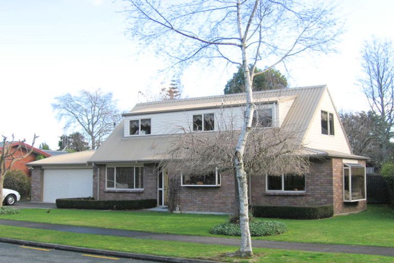 Photo of property in 16 Mullane Street, Hillcrest, Hamilton, 3216