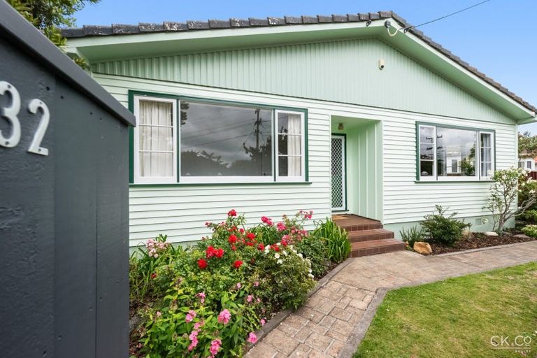 Photo of property in 32 Hall Crescent, Epuni, Lower Hutt, 5011