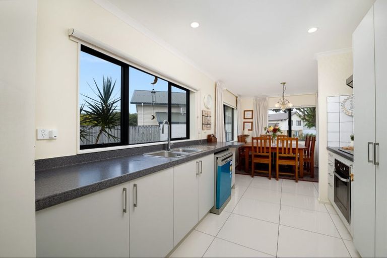 Photo of property in 20 Pyramid Place, Glen Eden, Auckland, 0602