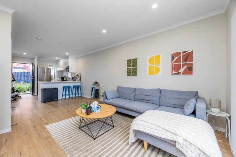 Photo of property in 2/125b Metcalfe Road, Ranui, Auckland, 0612