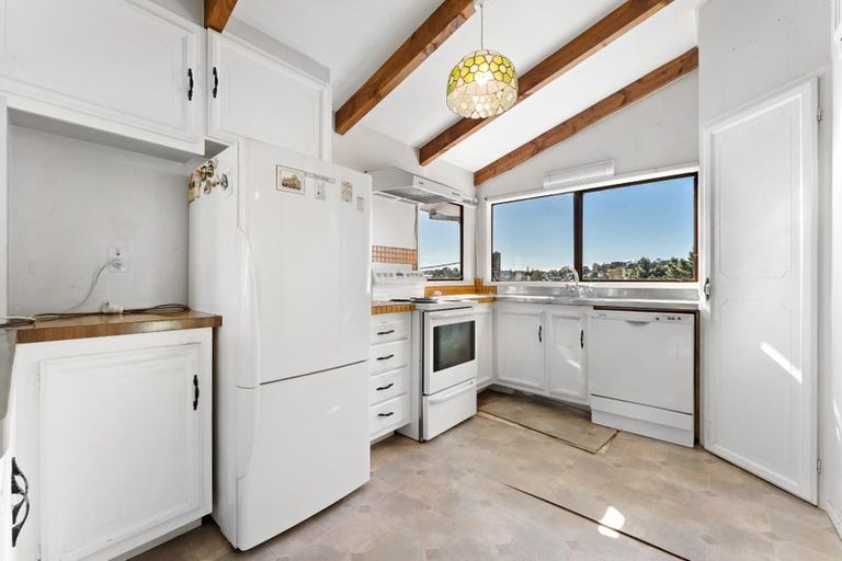 Photo of property in 1/27 Kaipatiki Road, Glenfield, Auckland, 0629